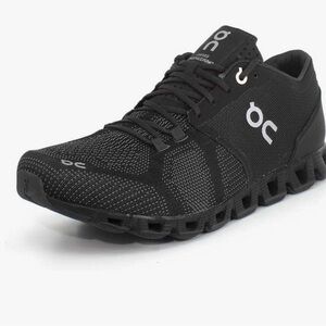 Women  On Cloud X Running Shoe USED no insoles size 10